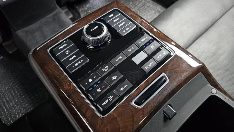 Hyundai Equus