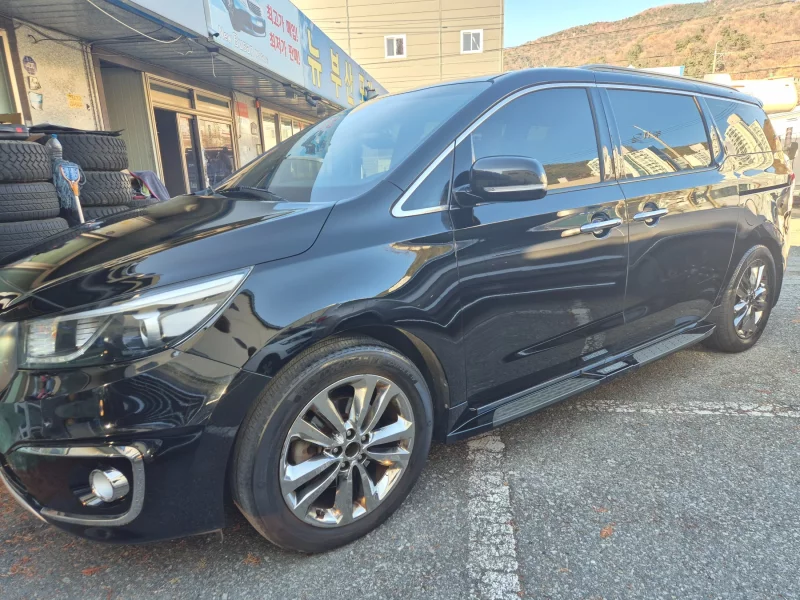 Kia Carnival