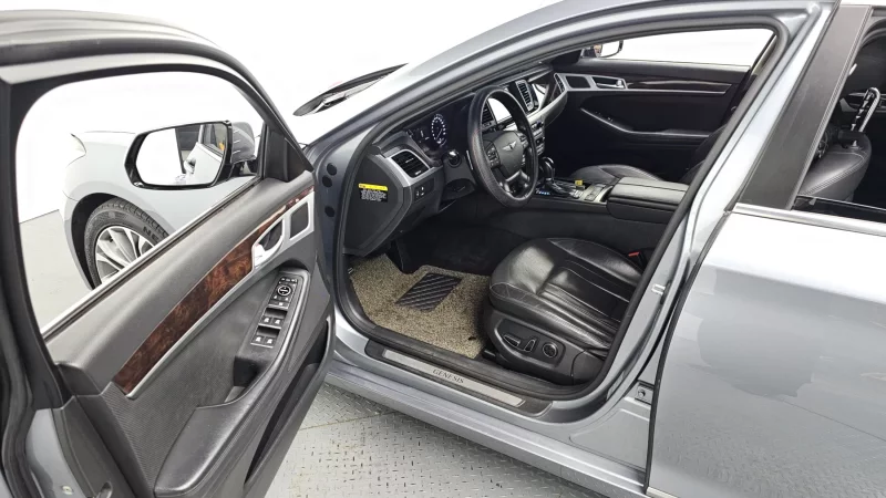 Hyundai Genesis