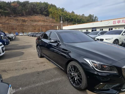 Hyundai Genesis
