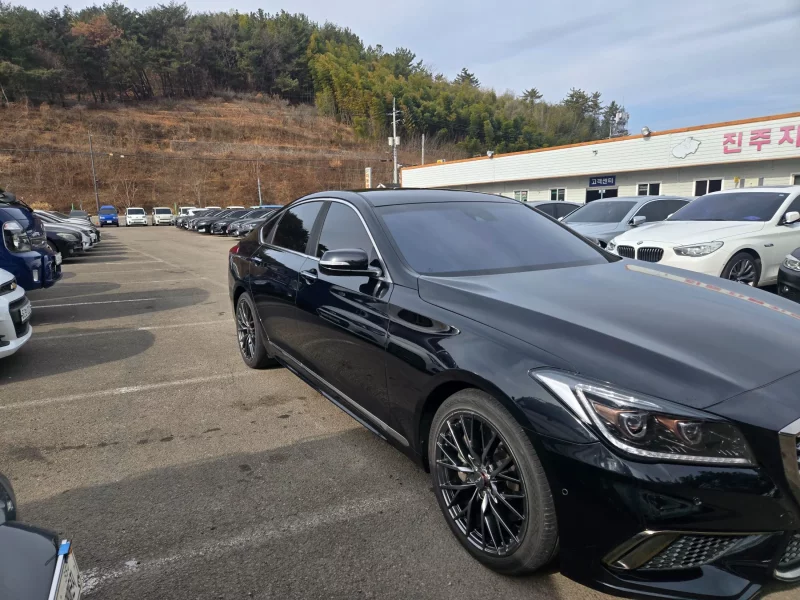 Hyundai Genesis