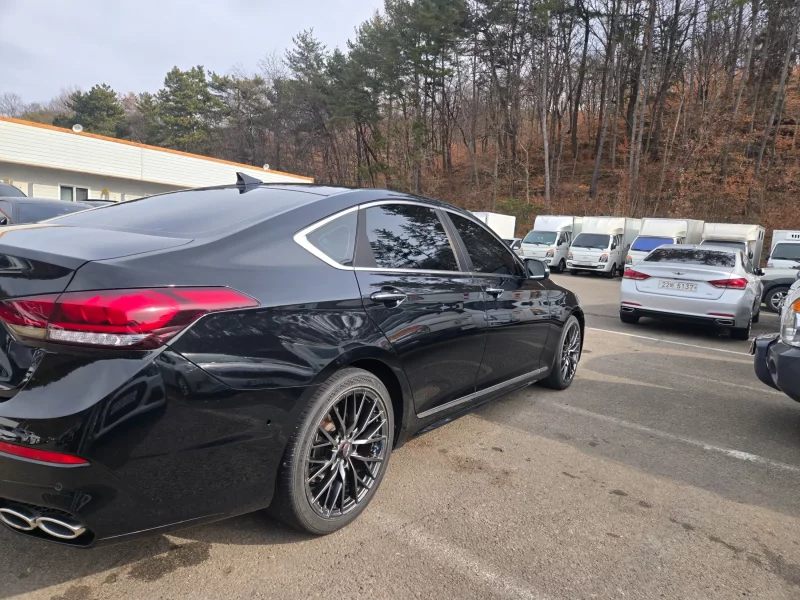 Hyundai Genesis