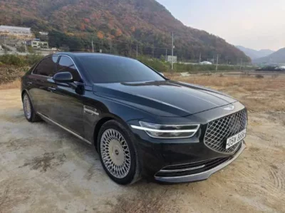 Genesis G90