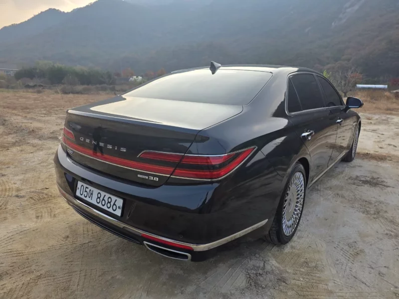 Genesis G90