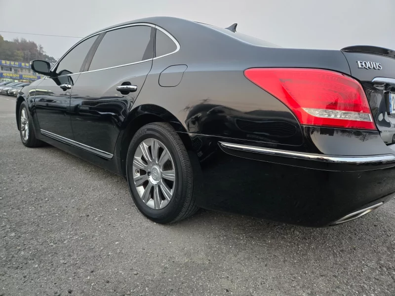 Hyundai Equus