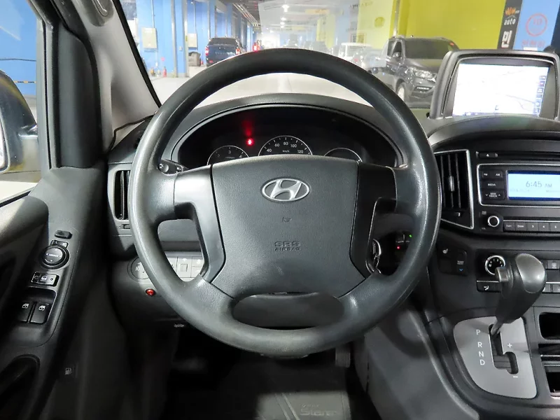 Hyundai Starex