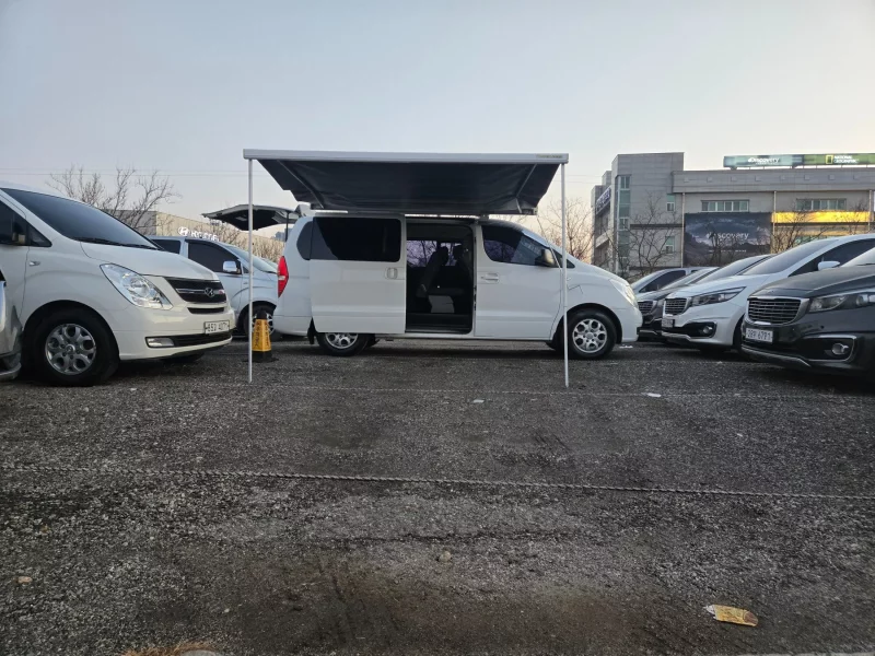 Hyundai Starex