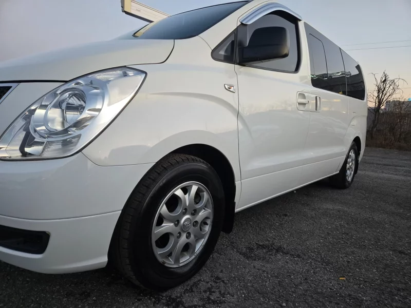 Hyundai Starex