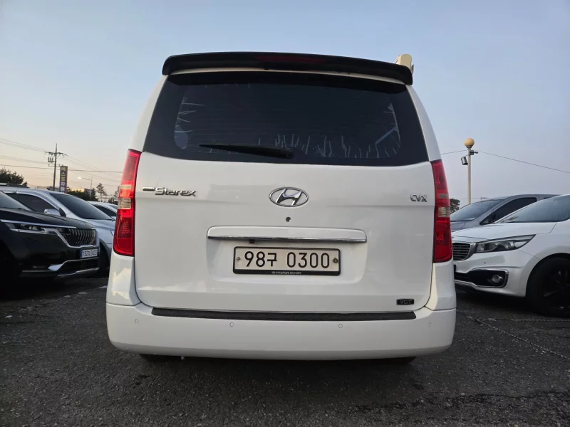 Hyundai Starex