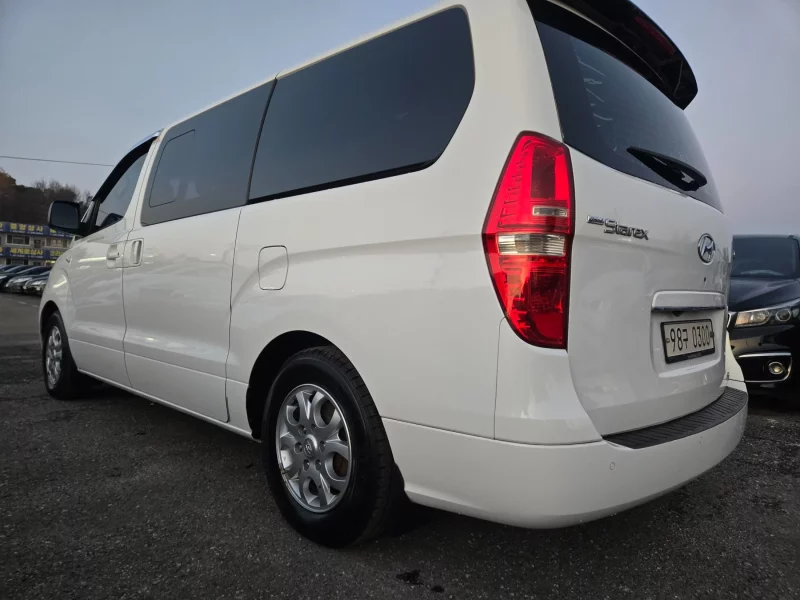Hyundai Starex