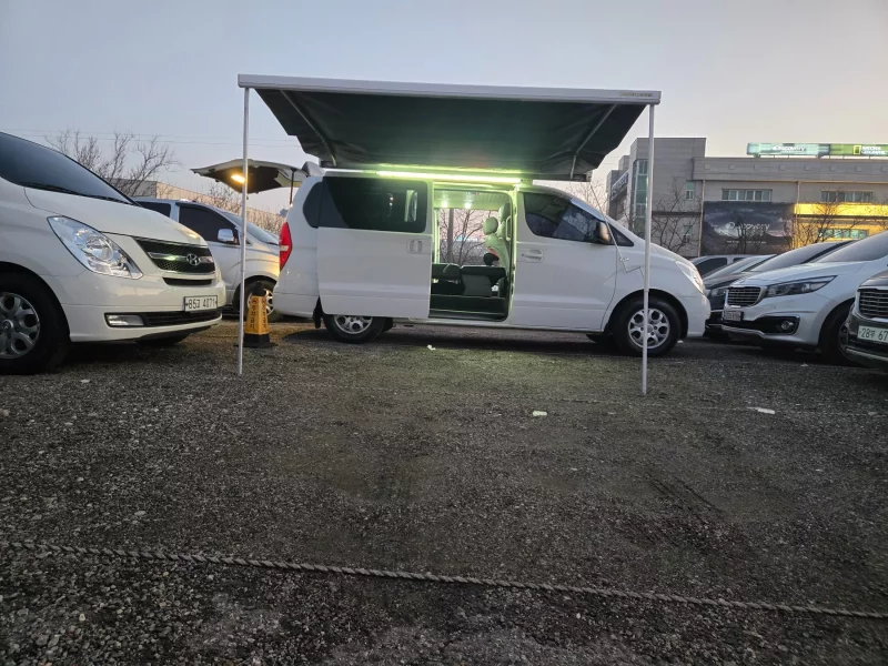 Hyundai Starex
