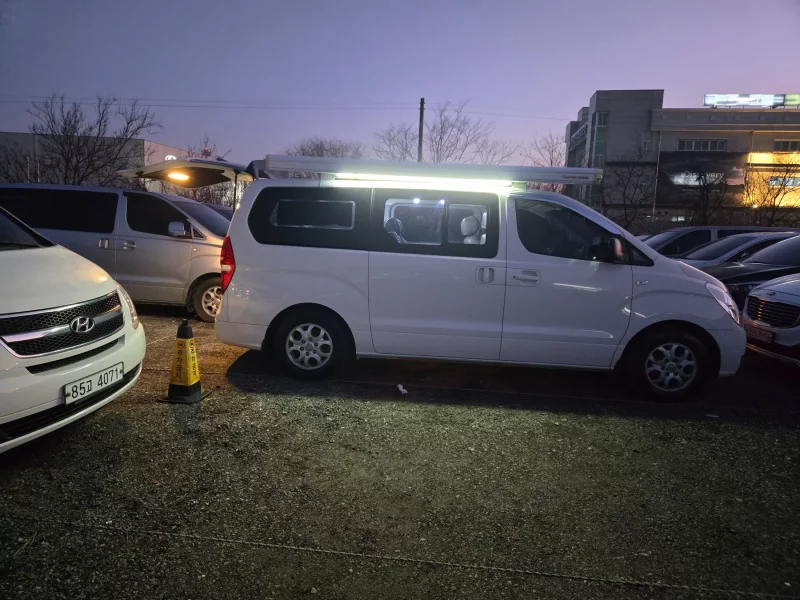 Hyundai Starex