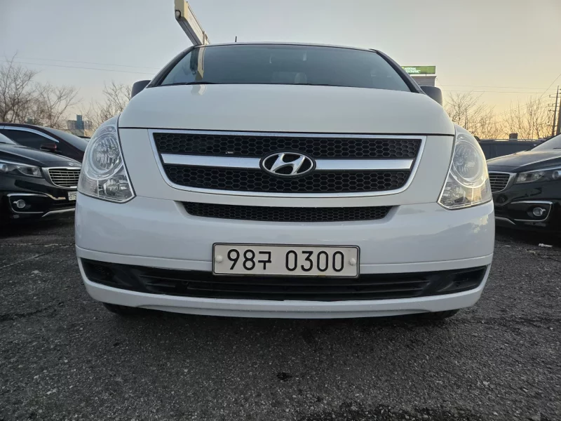 Hyundai Starex