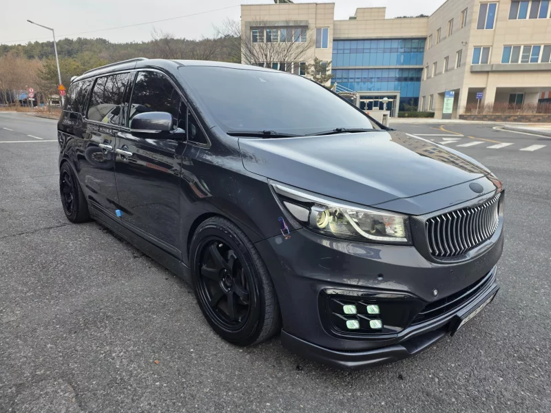 Kia Carnival