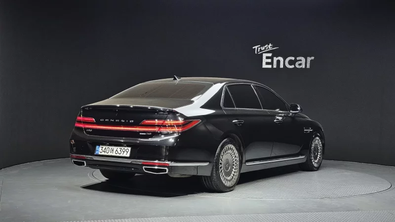 Genesis G90