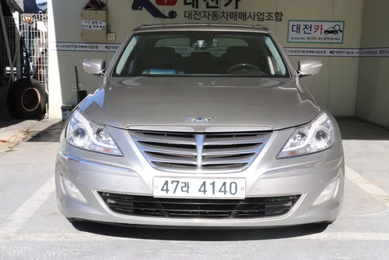 Hyundai Genesis