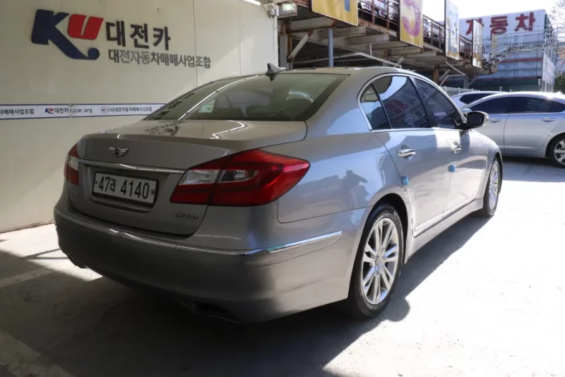 Hyundai Genesis