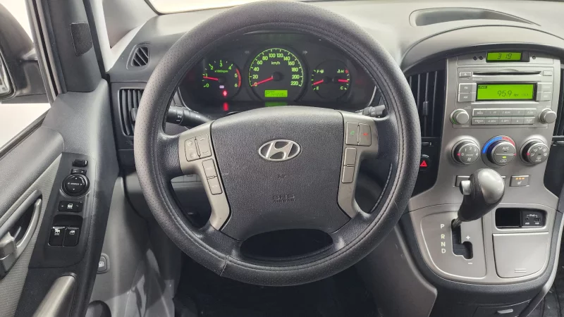 Hyundai Grand Starex
