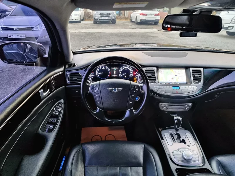 Hyundai Genesis