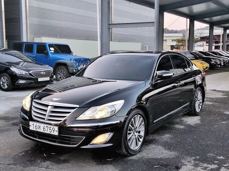 Hyundai Genesis