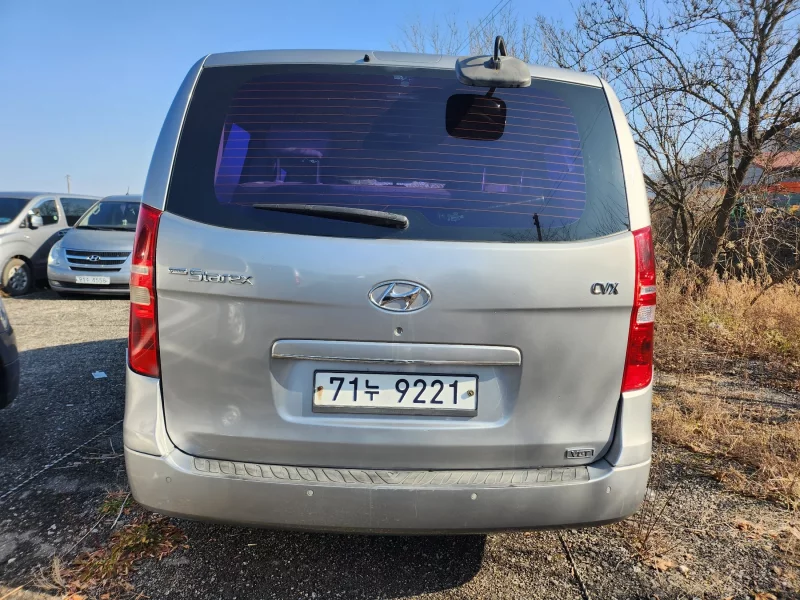 Hyundai Starex