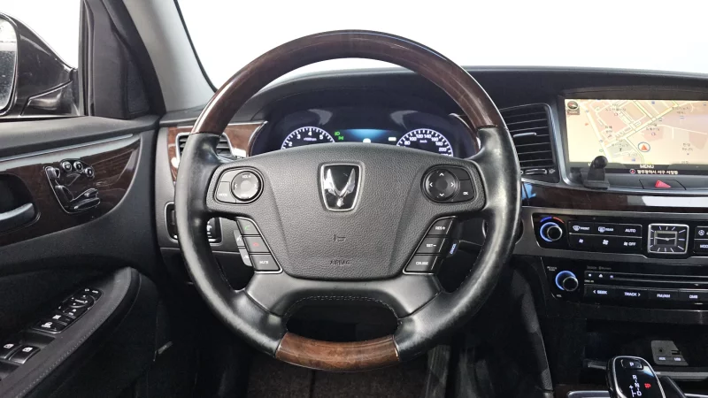 Hyundai Equus