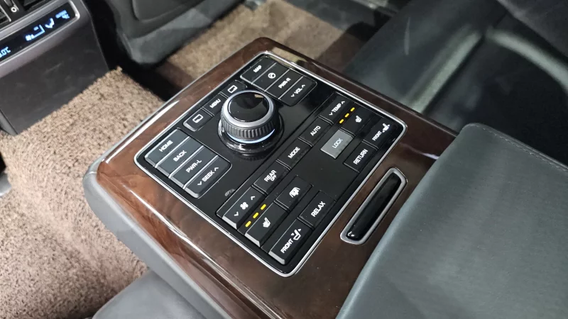 Hyundai Equus