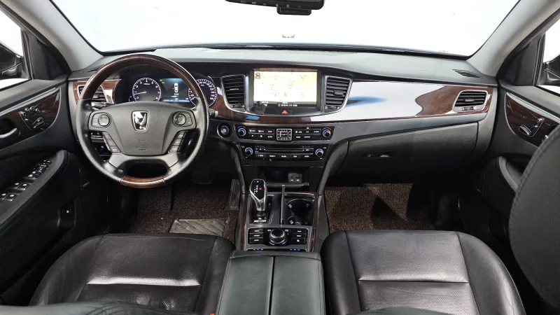 Hyundai Equus