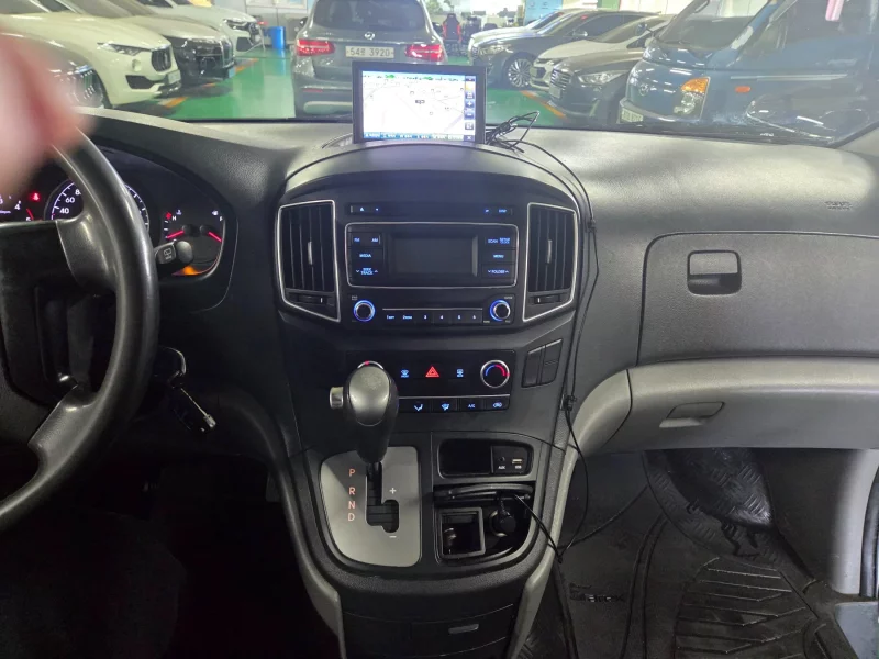 Hyundai Grand Starex