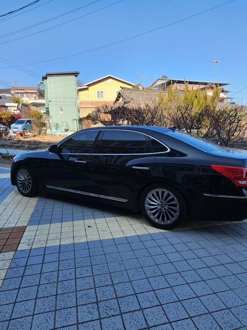 Hyundai Equus