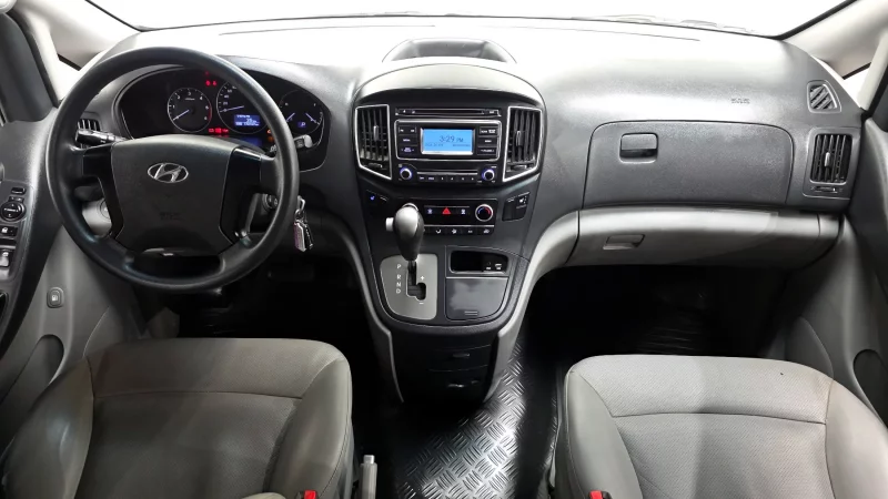 Hyundai Grand Starex