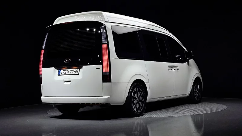 Hyundai Staria
