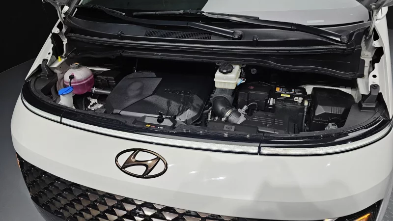 Hyundai Staria