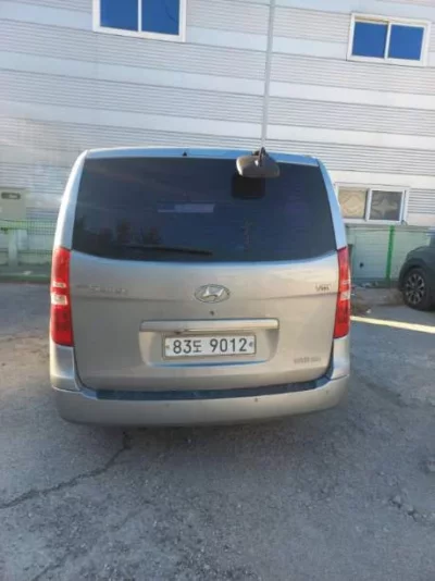 Hyundai Starex