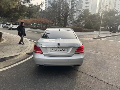 Hyundai Equus