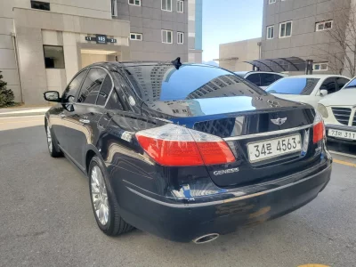 Hyundai Genesis