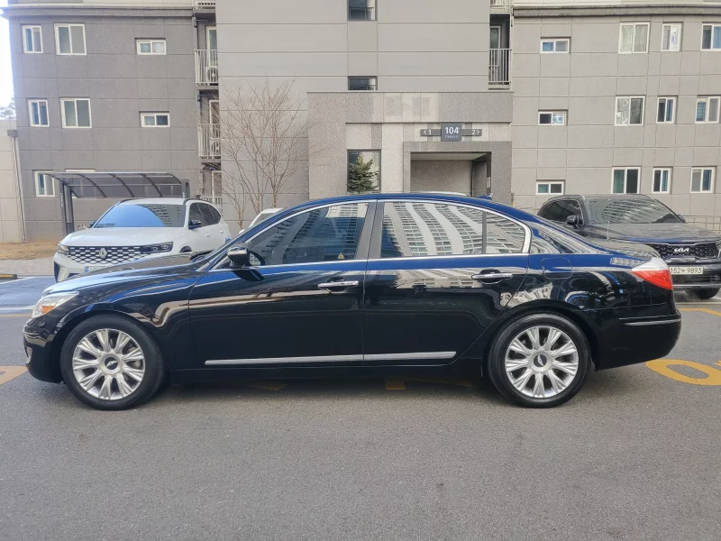 Hyundai Genesis