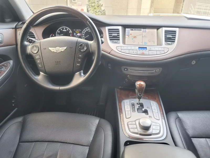 Hyundai Genesis