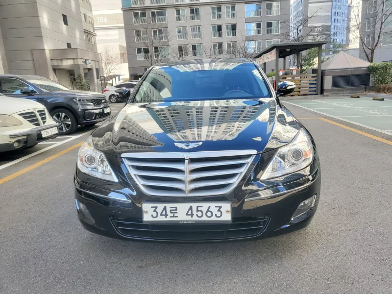 Hyundai Genesis