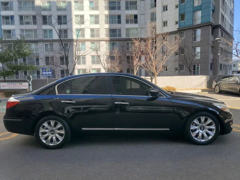 Hyundai Genesis