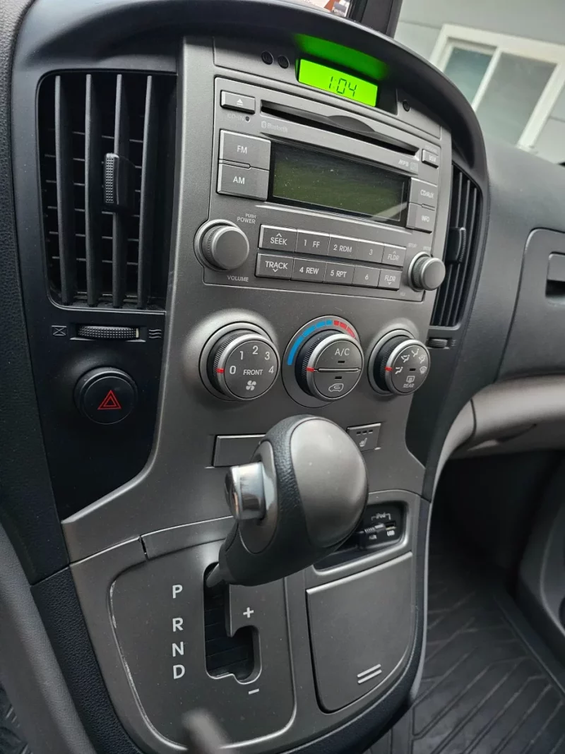 Hyundai Grand Starex