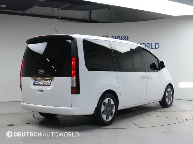Hyundai Staria