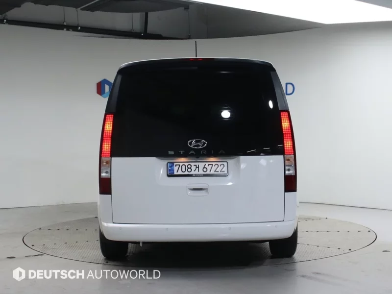Hyundai Staria