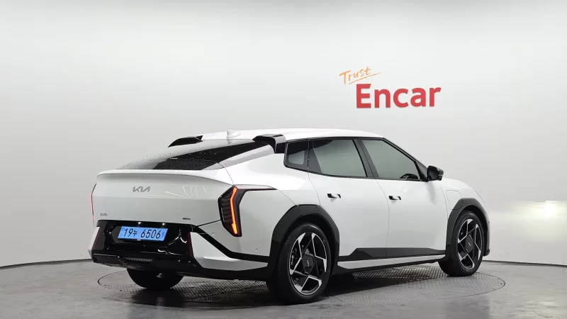 Kia EV4