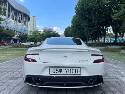 Aston Martin Vanquish