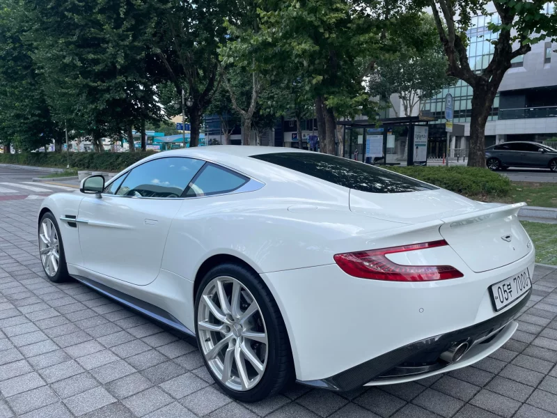 Aston Martin Vanquish