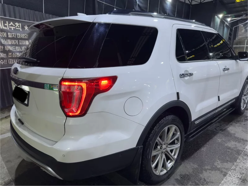 Ford EXPLORER