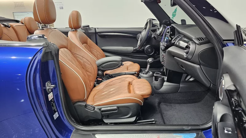 MINI Cooper Convertible