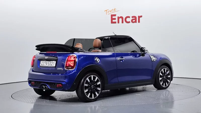 MINI Cooper Convertible