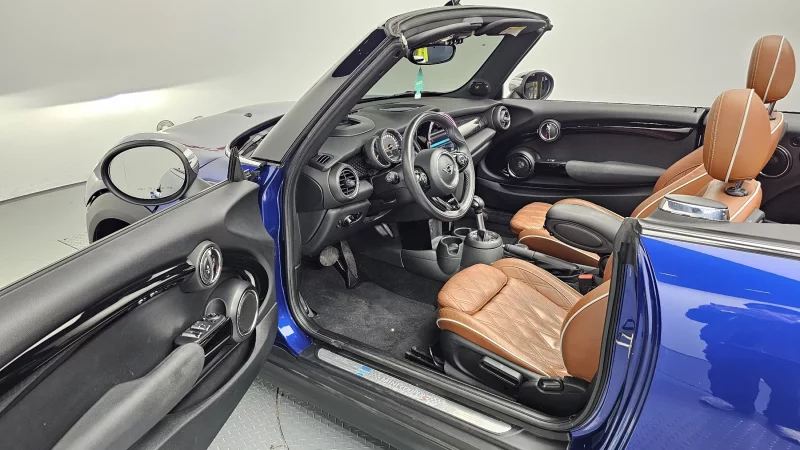 MINI Cooper Convertible